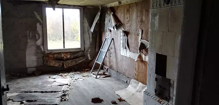 Why Selling a Distressed House Through Traditional Methods Fails in Tampa